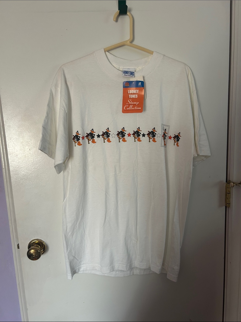 Looney Tunes vintage White Graphic Tee - Daffy Duck Stamp Collection